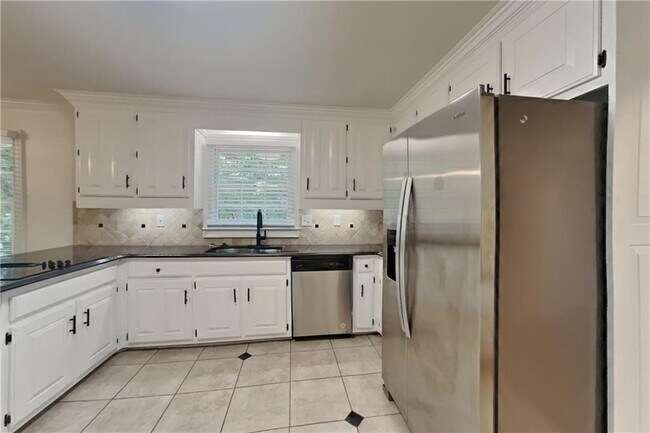 Building Photo - 5340 Bannergate Dr