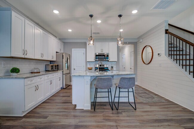 Building Photo - 3954 Rothwood Ln
