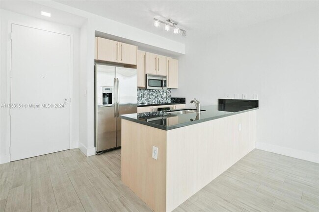 Foto del edificio - 79 SW 12th St