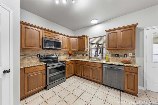 Building Photo - 1524 Juniper Ln
