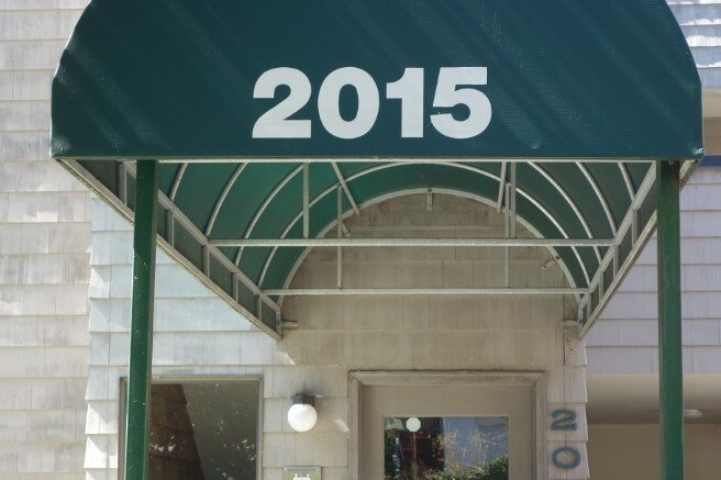 entrance - 2015 13th Ave W