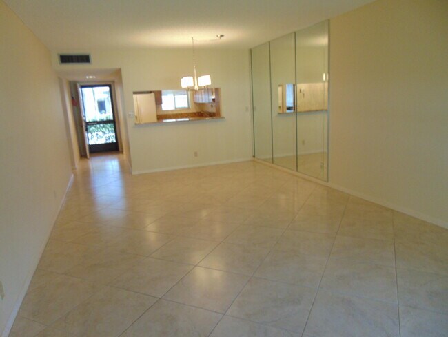Foto del edificio - 3212 Strawflower Way