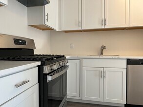 Building Photo - 6 Yew Ct