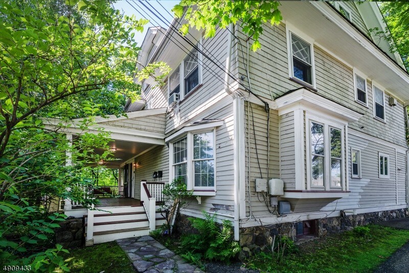 19 Pease Ave, Verona, NJ 07044 Apartment for Rent in Verona, NJ