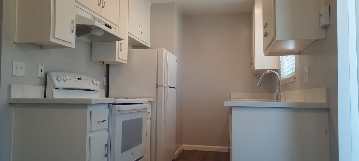 Primary Photo - Bright and Spacious, 1 bedroom 1 bath