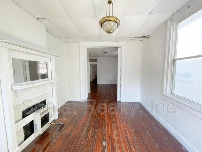 Building Photo - 2724 Amelia St