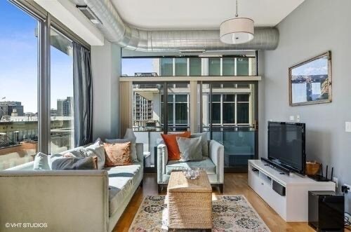 Foto del edificio - 650 W Wayman St