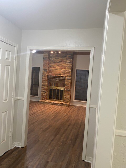 Foto del edificio - 905 Towne Lake Dr