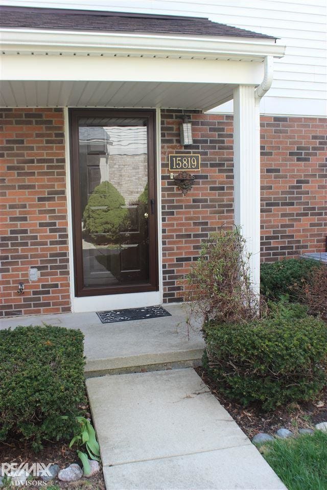 Building Photo - 15819 Newport Dr