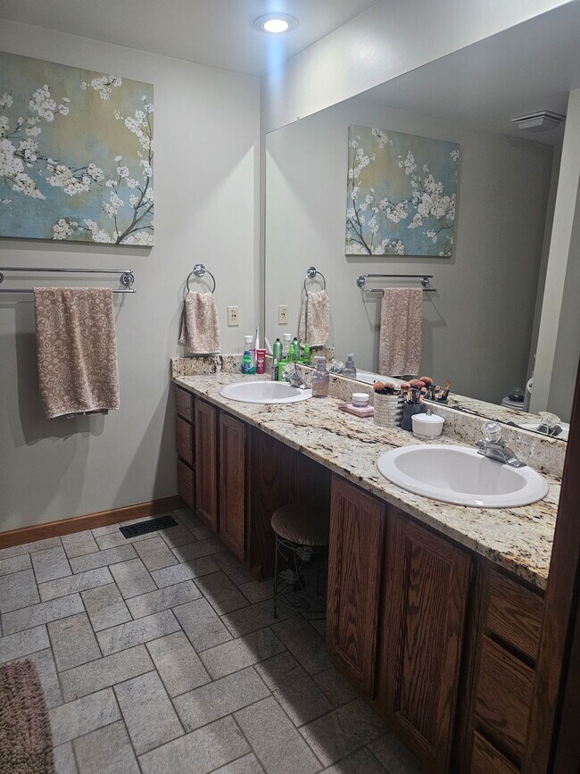 Foto del edificio - 3133 Rivermill Dr