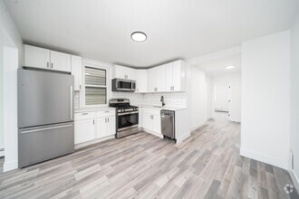 Building Photo - 326 Ave E