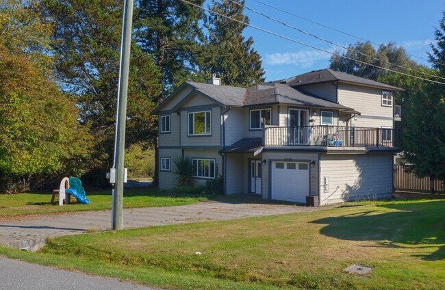 Photo du bâtiment - 6445 Golledge Ave