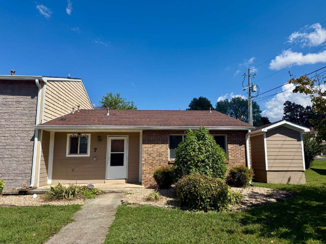 Foto del edificio - 2BR/1BA Condo in Greenbrier
