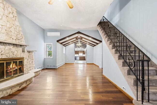 Foto del edificio - 2430 E Somerset St