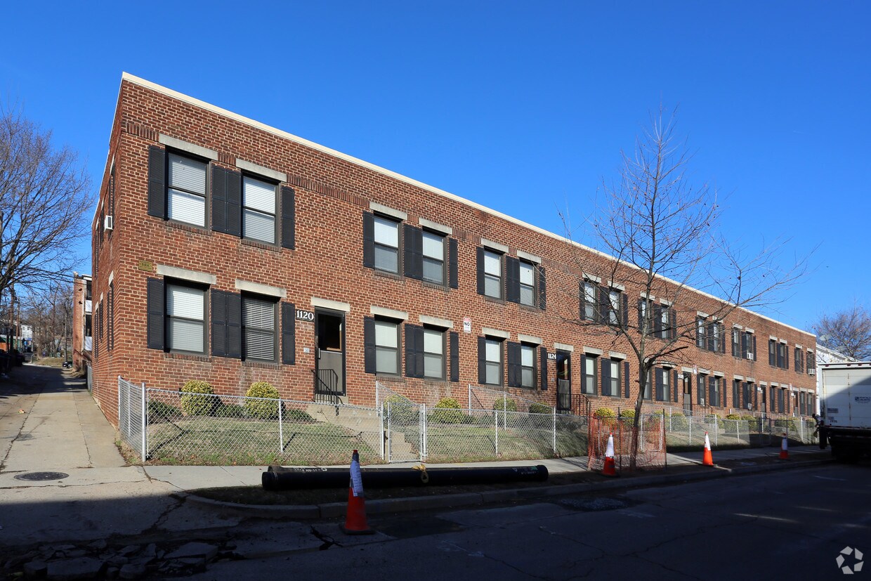Foto del edificio - 1120-1136 16th St NE