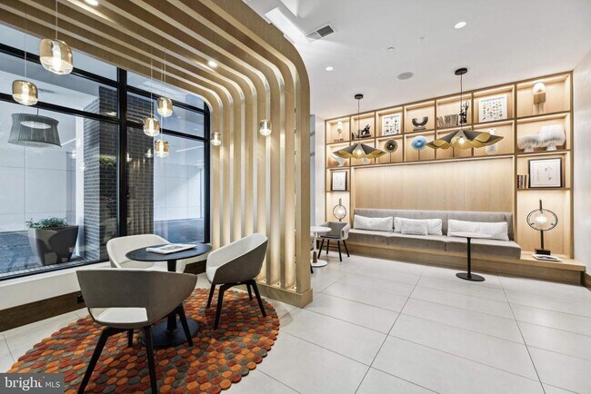 Foto del edificio - 925 N Fairfax St