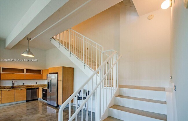 Building Photo - 3180 SW 22nd Ter  TLL3 Miami Fl 33145