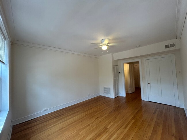 Building Photo - 338 Tudor Ct