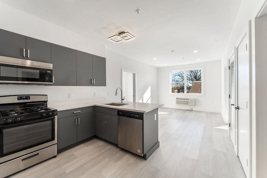 Foto principal - 43-45 W 32nd ST Unit 305