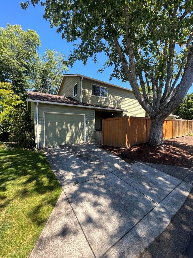 Building Photo - Beautiful 2 Bedroom Home In The Churchill ...