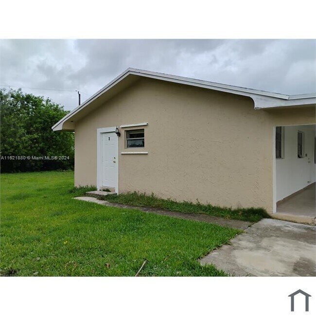 Building Photo - 26720 SW 133rd Ct
