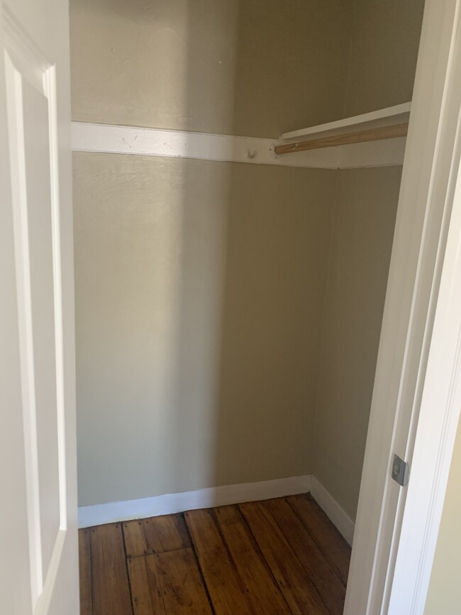 closet - 354 Geneva Ave