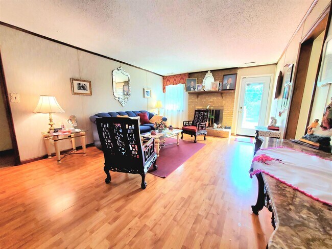 Foto del edificio - 5201 Lola Cir