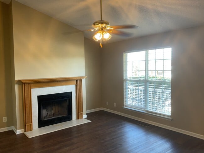 Building Photo - 4021 New Grange Cir