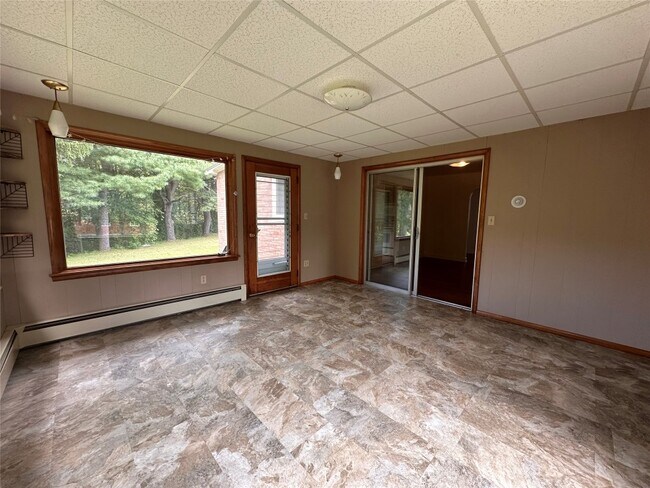 Building Photo - 99 Castle Creek Rd
