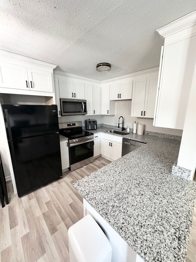 Foto del edificio - Remodeled Condo in OceanView