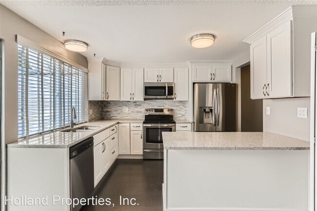 Foto del edificio - 3 br, 1.5 bath House - 6225 SW 130th Ave