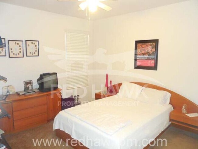 Foto del edificio - Single Level Three Bedroom, Two Bathroom R...