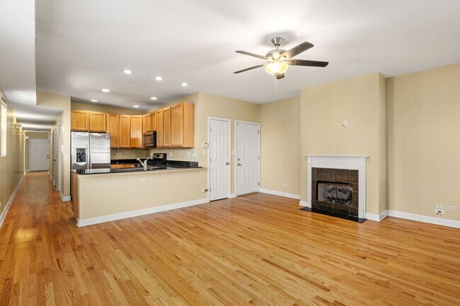 Building Photo - 515 S Western Ave