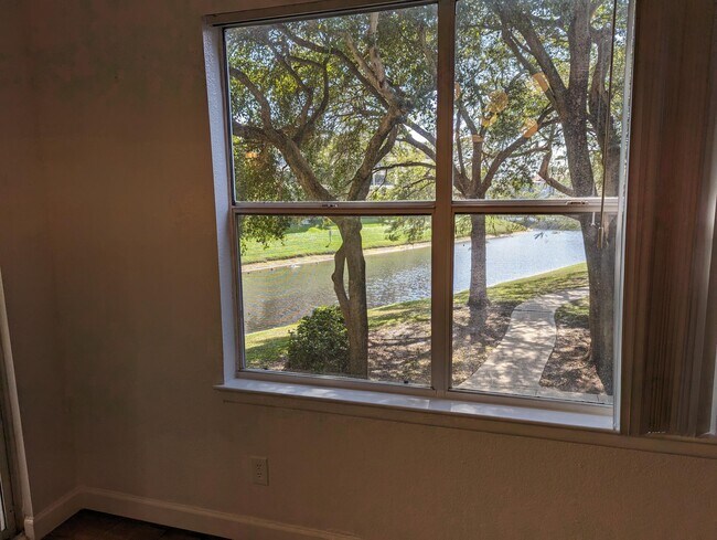 Foto del edificio - 1725 Palm Cove Blvd