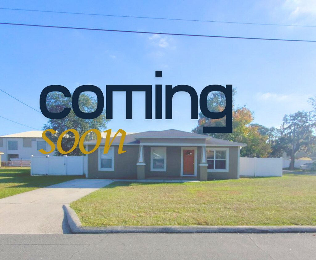 Foto principal - Fenced In Spacious 3-Bedroom 2-Bathroom Home