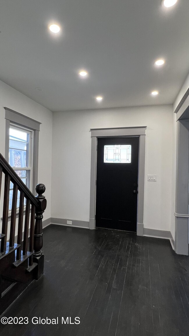 Building Photo - 838 7th Ave