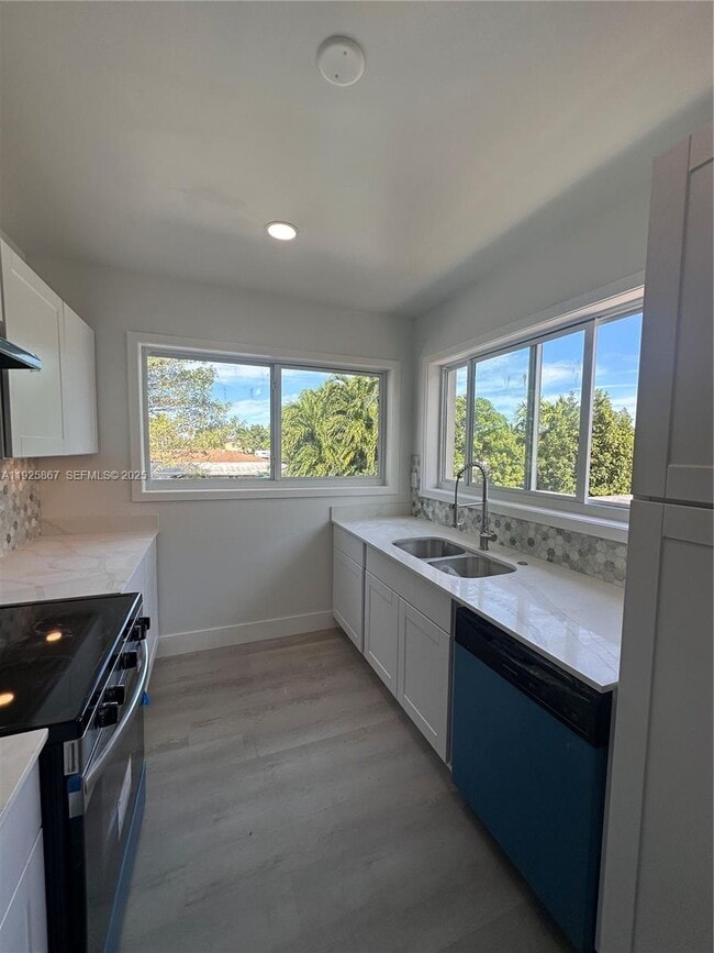 Building Photo - 1703 NW 34th Ave