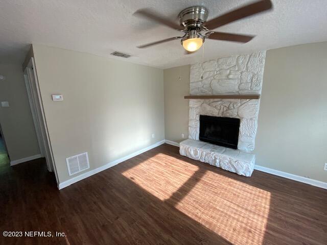 Building Photo - 1323 Solar Cir
