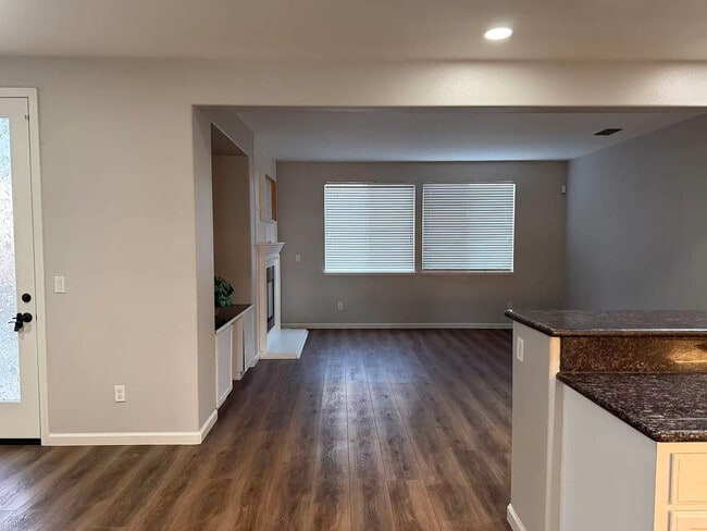 Foto del edificio - 2161 Tennis Ln