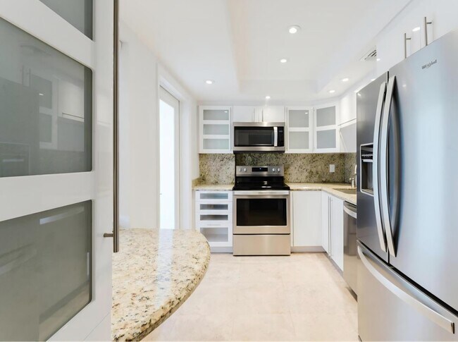 Building Photo - 2671 S Course Dr