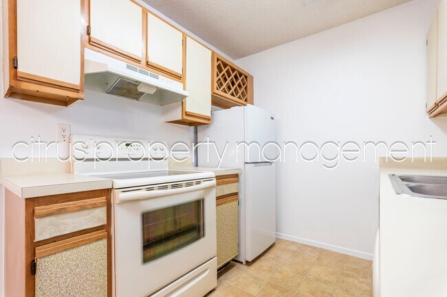 Building Photo - 2569 Grassy Point Dr