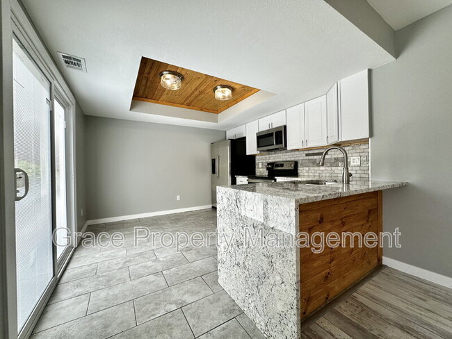 Building Photo - 13274 E Asbury Dr