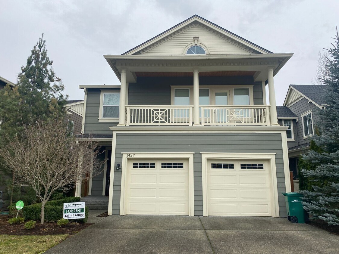 Foto principal - 4 Bedroom Home in the Heart of Sammamish! ...