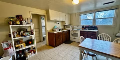 Building Photo - Frame House Duplex