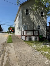 Building Photo - 1010 W Tuscarawas Ave