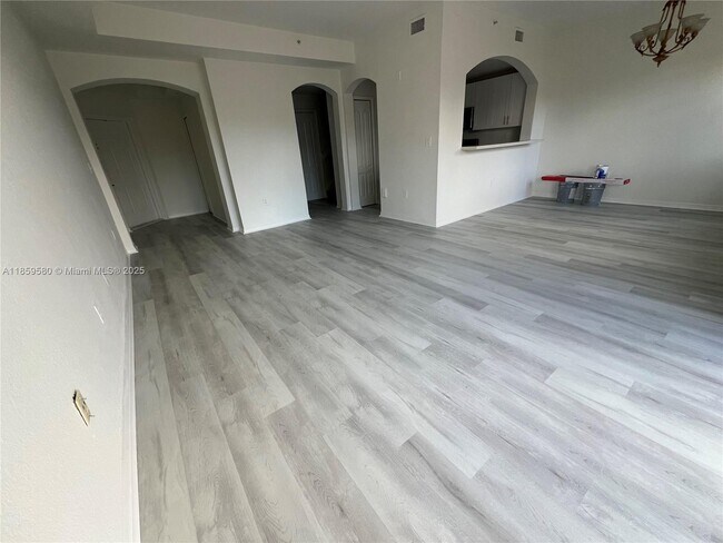 Foto del edificio - 8886 W Flagler St