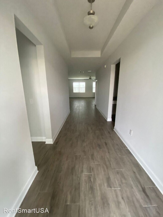 Building Photo - 3 br, 2 bath House - 2445 Verde View Dr.