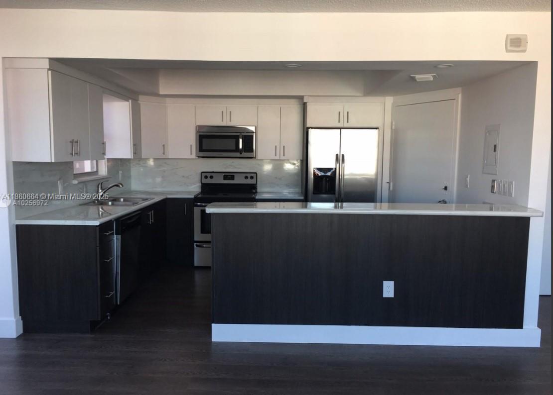 Foto principal - 1301 NE Miami Gardens Dr