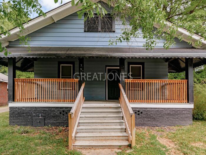 Primary Photo - 392 Caulder Ave
