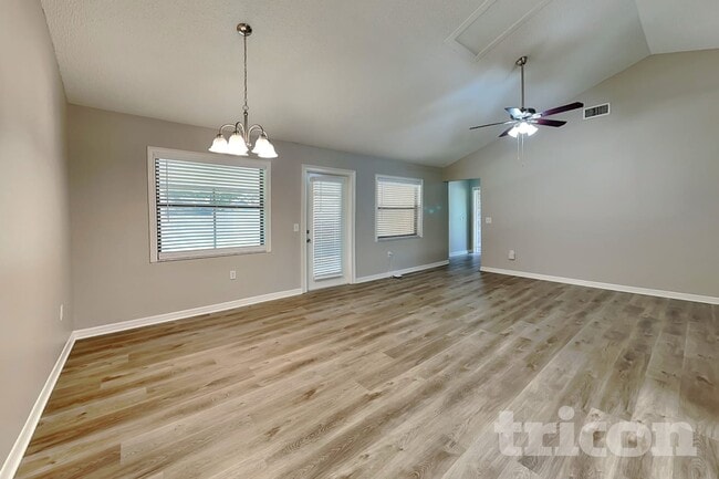 Building Photo - 352 N Fork Pl